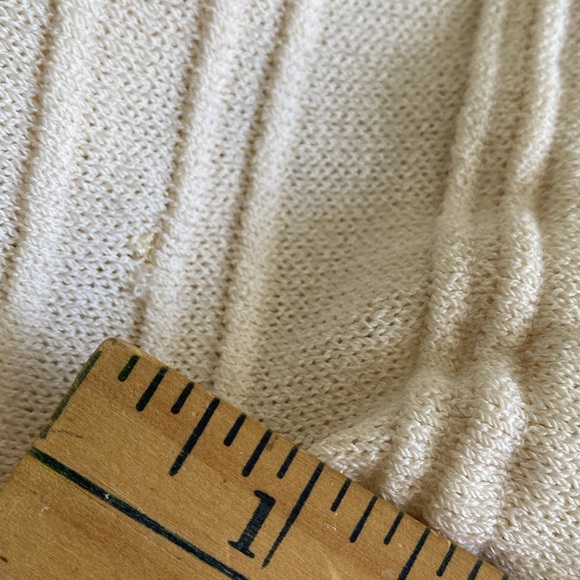 Nice vintage St. John cream tank top and skirt with Lacey edge, P - Picture 13 of 14